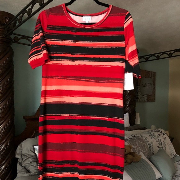 Red and Black Julia - Picture 1 of 1